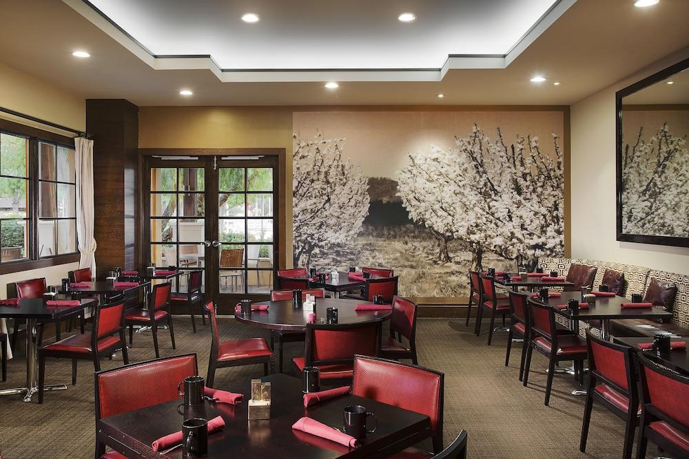 Juniper Hotel Cupertino, Curio Collection By Hilton Exteriör bild