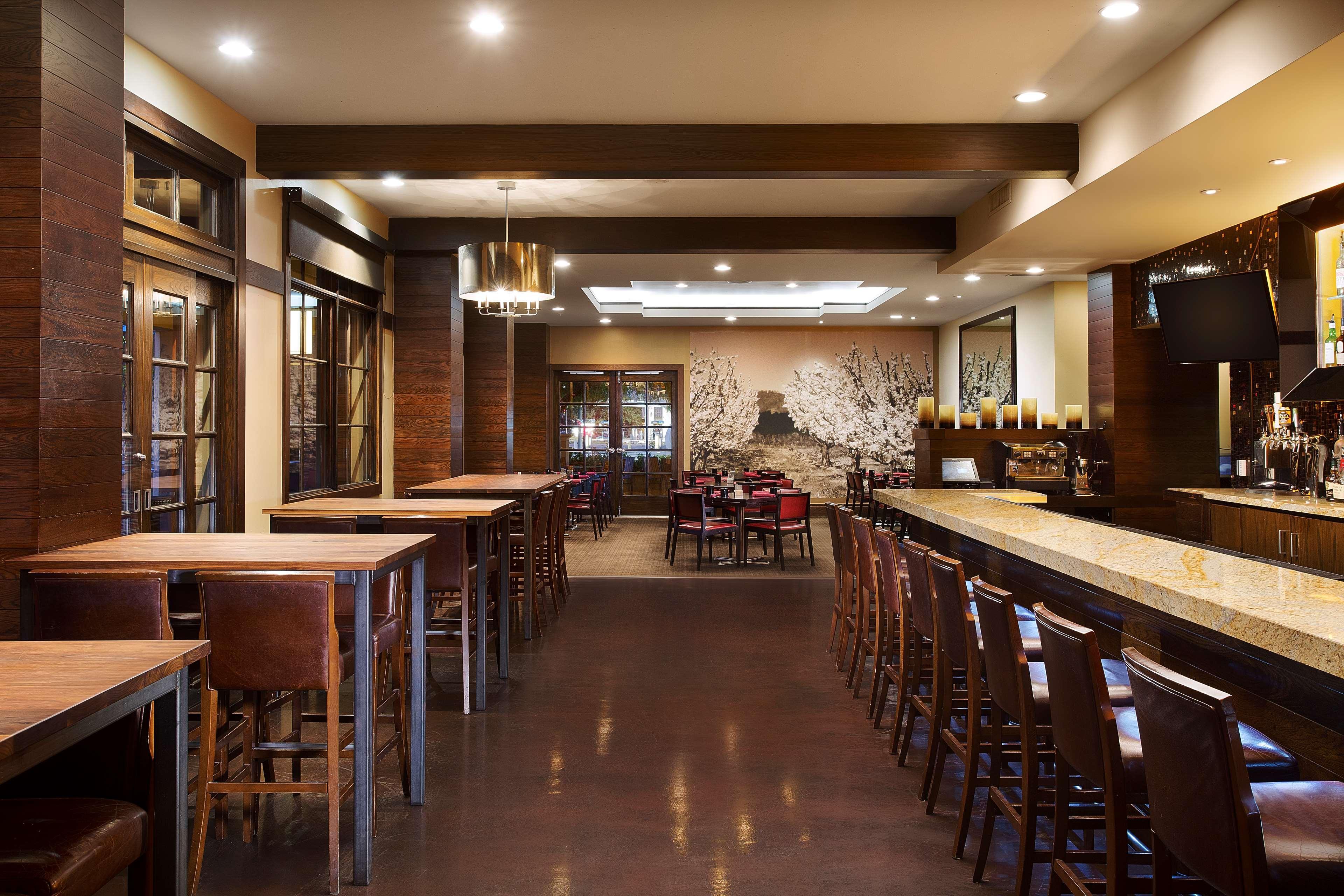 Juniper Hotel Cupertino, Curio Collection By Hilton Exteriör bild