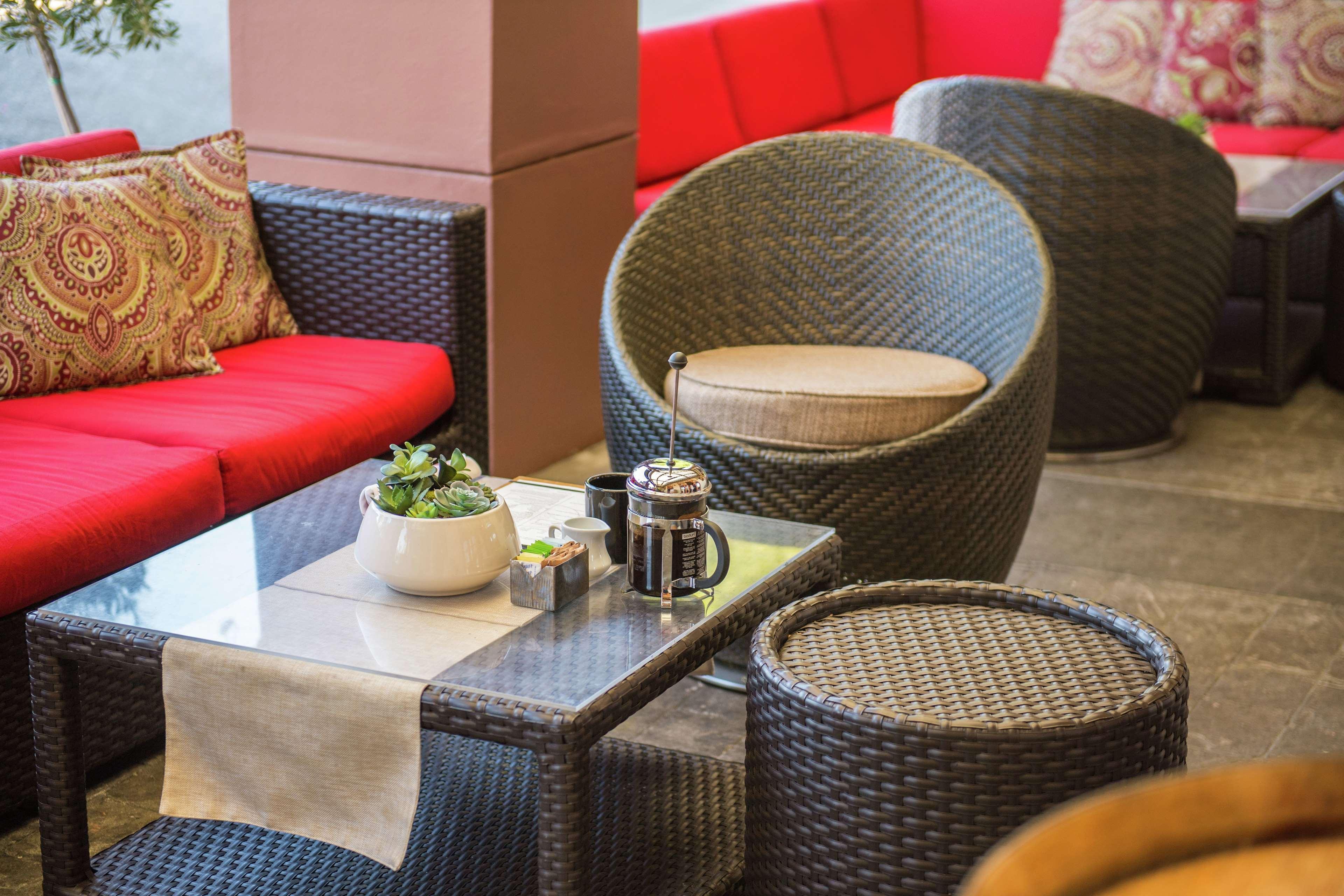 Juniper Hotel Cupertino, Curio Collection By Hilton Exteriör bild