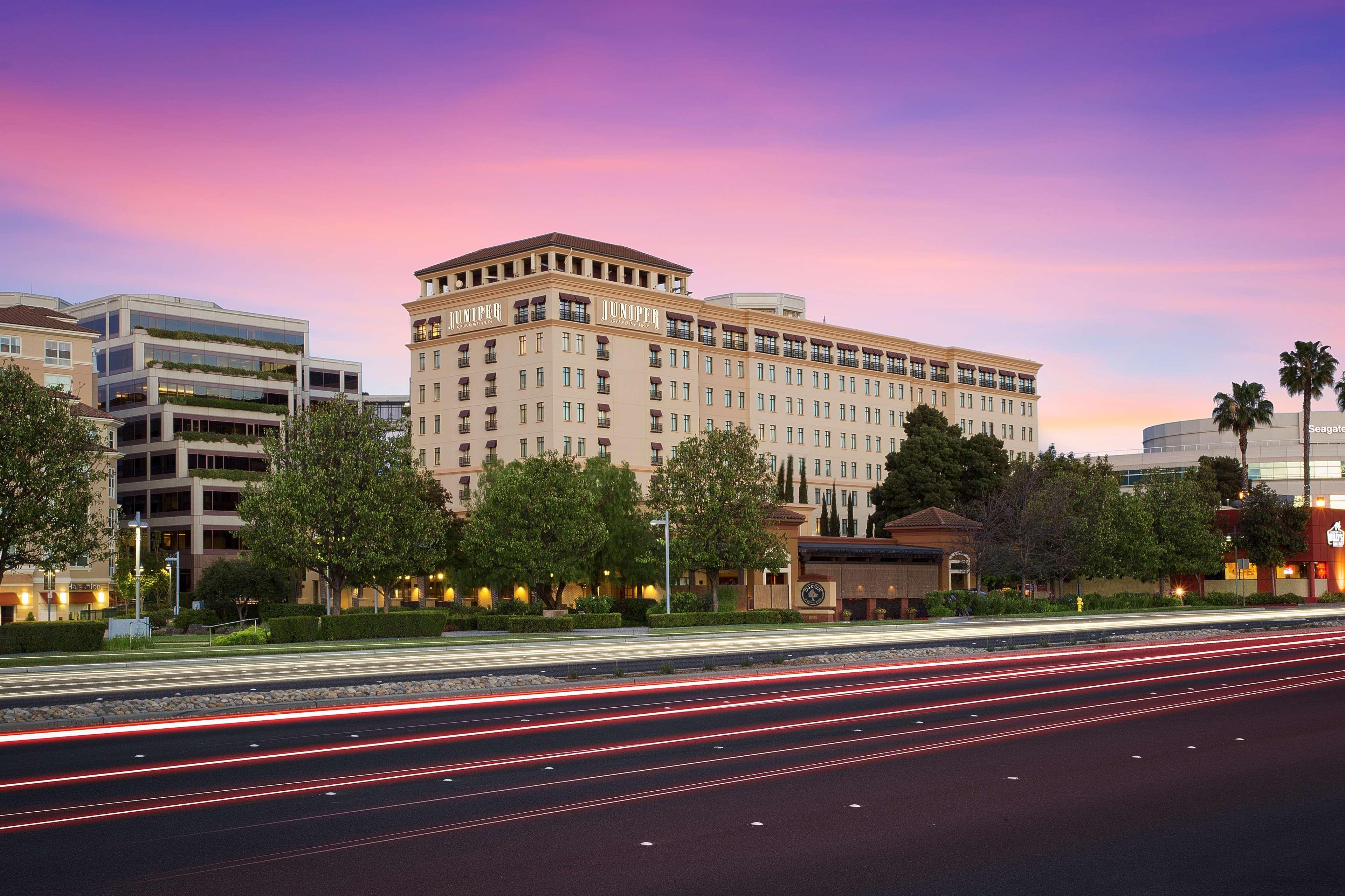 Juniper Hotel Cupertino, Curio Collection By Hilton Exteriör bild