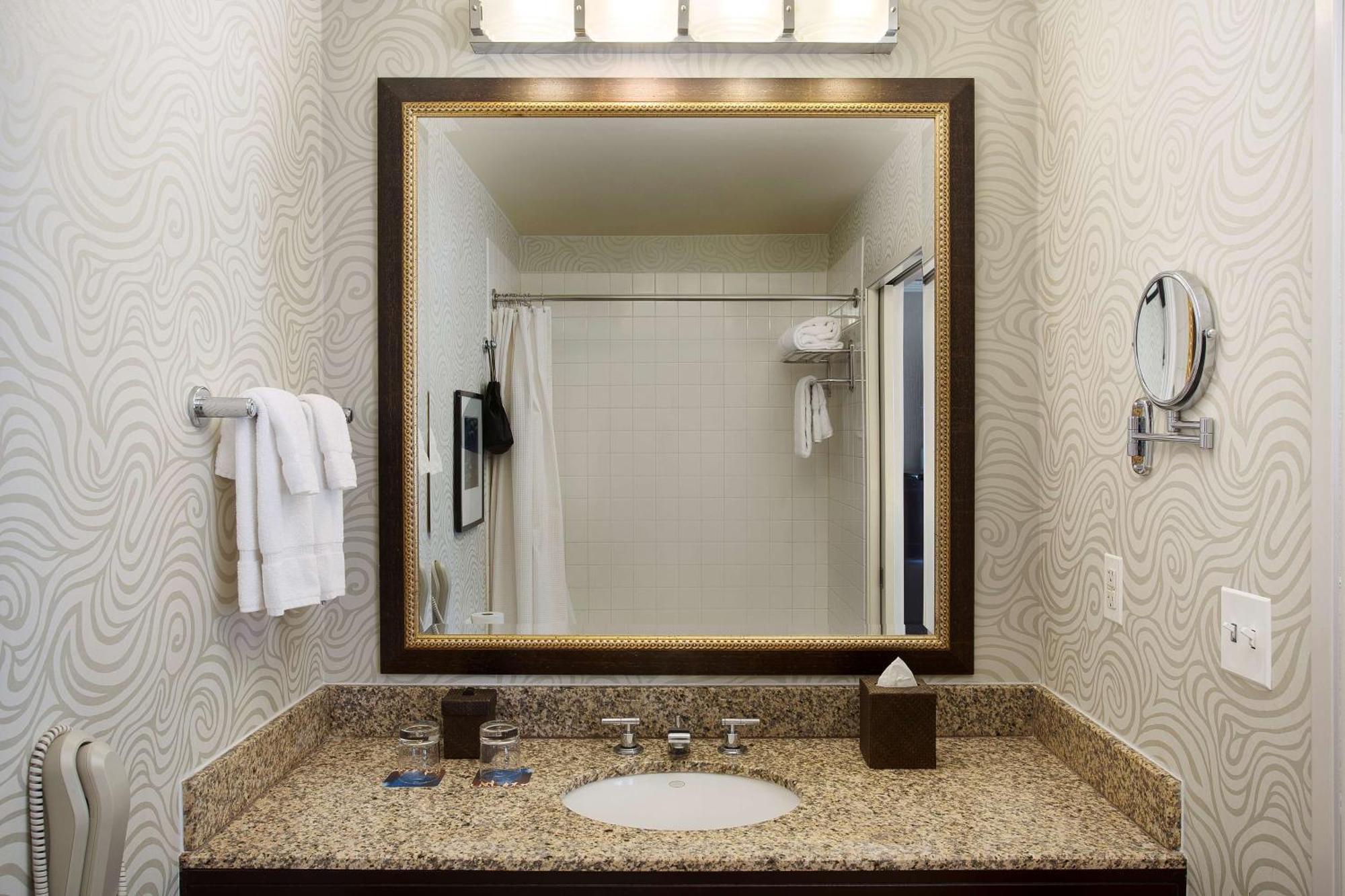 Juniper Hotel Cupertino, Curio Collection By Hilton Exteriör bild
